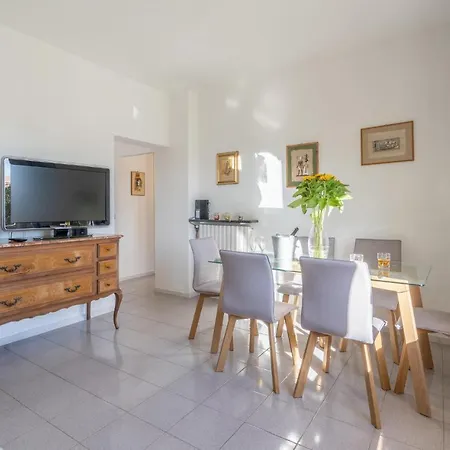 Beautiful In W/ 2 Bedrooms Sanremo